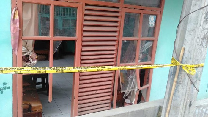 TKP tiga warga lembang tersambar api