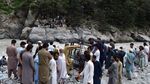 Ini Gondola Darurat yang Digunakan untuk Seberangi Sungai di Pakistan