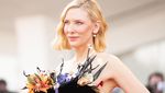 Dada Cate Blanchett Berbunga-bunga