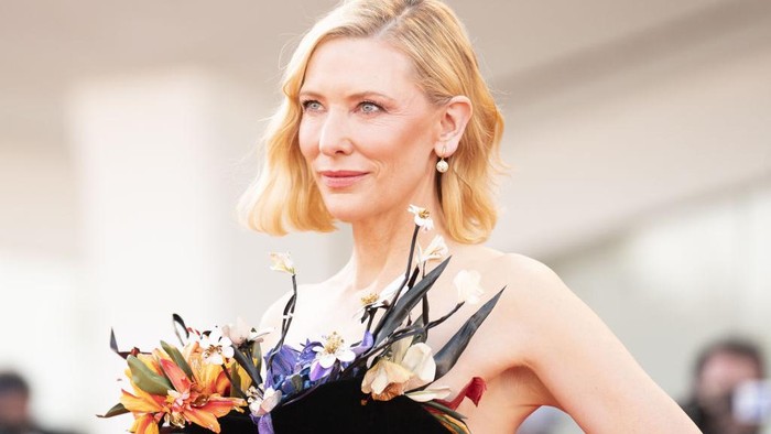 VENICE, ITALY - SEPTEMBER 01 : Cate Blanchett attends the red carpet of the movieTar during the 79th Venice International Film Festival at the Palazzo del Casino in Lido of Venice, Italy on September 01, 2022. (Photo by KAREN DI PAOLA/Anadolu Agency via Getty Images)