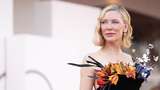 Dada Cate Blanchett Berbunga-bunga