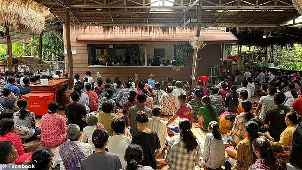 Aksi Politikus Kamboja Ramal Kiamat Datang Picu Warga Mengungsi