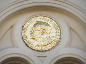 Sejarah Nobel Prize: Dari Wasiat Alfred Nobel hingga Tradisi Dunia