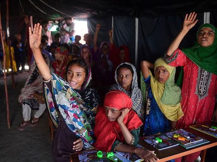 Potret Korban Banjir Pakistan Sekolah di Tenda Darurat