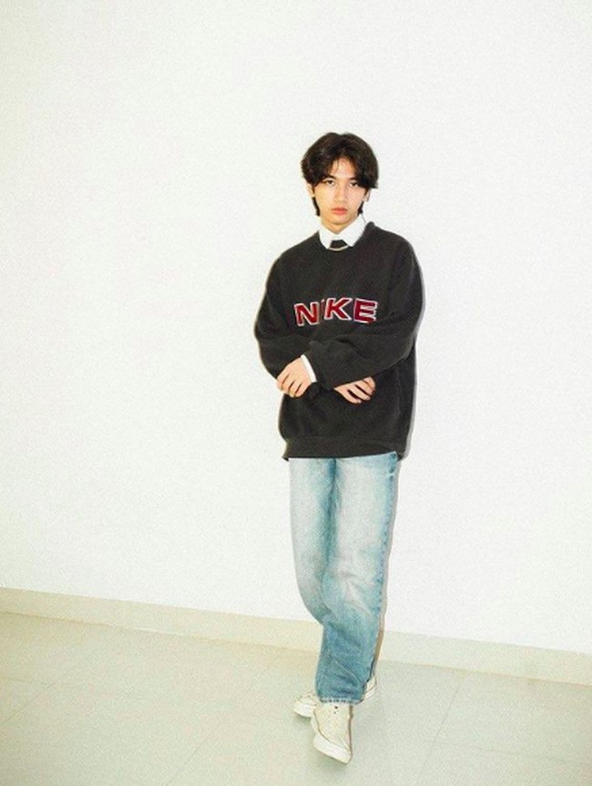 Ari Irham mendapatkan banyak perhatian dari kaum hawa karena wajahnya yang disebut mirip idol K-Pop. Ari Irham disebut-sebut mirip dengan Renjun NCT. Foto: dok. Instagram/@ariirhamm