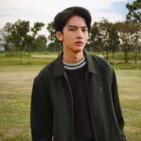 Wajah Ari Irham memang sekilas memiliki garis wajah yang mirip dengan Renjun. Keduanya sama-sama baby face. Foto: dok. Instagram/@ariirhamm