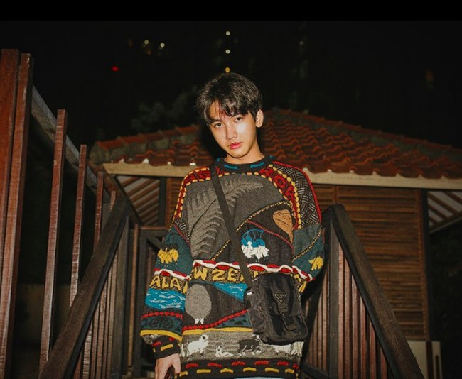 Sebelum menjadi aktor, Ari Irham ternyata menggeluti dunia DJ (disk jockey). Foto: dok. Instagram/@ariirhamm