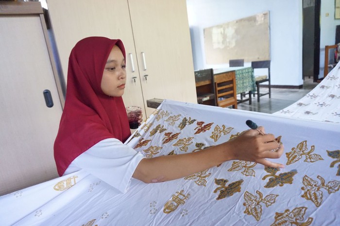 Batik Sasambo karya siswa/i SMKN 5 Mataram Tembus Pasar Global