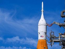 Wujud Roket Baru NASA yang Besok Meluncur ke Bulan