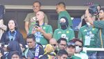 Hijau Putih Koreo Bonek Saat Dukung Persebaya
