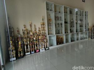 Mengintip Trofi Pasheman90 Garut, Kepsek: Saya Tak Bisa Hitung
