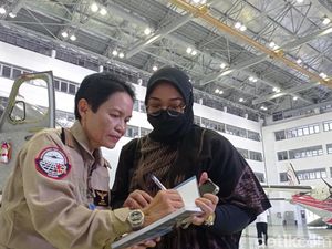 Esther Gayatri, Pilot Perempuan yang Bertaruh Nyawa Terbangkan N-219