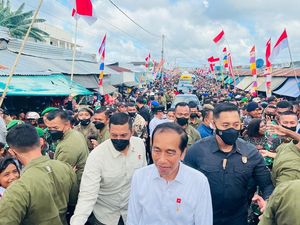 64 Tahun Tak Dikunjungi Presiden, Warga Tanimbar Antusias Sambut Jokowi