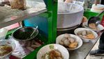 Bakso Enak di Kuburan TPU Duri Kepa Viral, Seporsi Mulai Rp 15 Ribu!