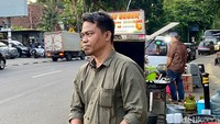 Pemilik usaha ini adalah Dirli, pria asli Madura yang juga menjalankan usaha nasi bebek serupa di kawasan Radio Dalam. Dirli menggunakan resep keluarga yang ia sempurnakan pada kreasinya ini.