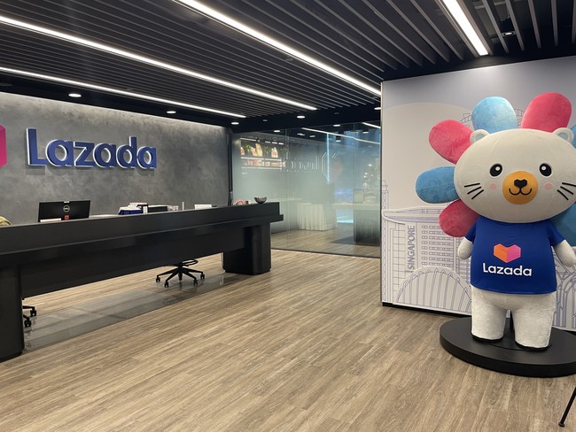 Wolipop dibawa berkunjung ke sana dalam rangka rangkaian acara LazMall Brand Future Forum (BFF) 2022 pada Rabu, (31/8/2022). Kantor itu sendiri terdiri dari 11 lantai untuk Grup Alibaba dan lima di antaranya merupakan tempat kerja para pekerja Lazada. Foto: Rahmi Anjani/Wolipop