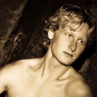 Dulunya transgender bernama Lexi Lucks itu adalah seorang pria tampan yang tampilan fisiknya begitu maskulin. Banyak wanita yang naksir dengan Lexi, namun para wanita itu hanya berakhir sebagai friendzone. Foto: dok. Instagram/@lexilucksofficial