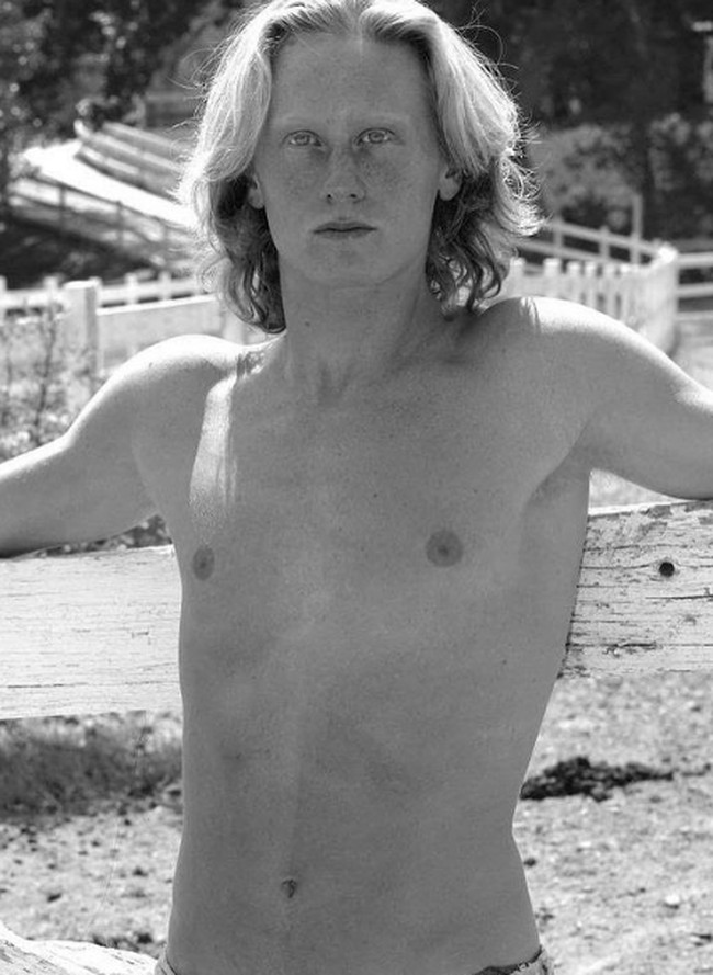 Tak heran jika Lexi menjadi model pria. Selain punya wajah tampan, transgender yang berbasisi di Los Angeles itu juga memiliki tubuh kekar. Foto: dok. Instagram/@lexilucksofficial