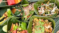 Tak cuma minuman hijau, makanan di sini juga tampaknya benar-benar makanan sehat dan alami. Ini potret makanan yang sempat Maudy bagikan, isinya full buah dan sayur, tanpa asupan junk food. 
