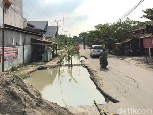 Jalan Rusak Ditanami Pisang, DPRD Akan Panggil Kadis PUPR Binjai