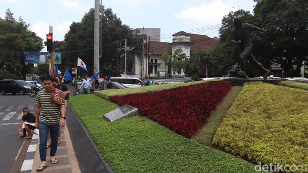 Monumen Sepak Bola di Kota Bandung.