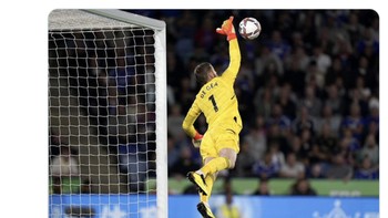 Bahkan, De Gea melampaui kiper MU terdahulu yang kini sebagai pemegang clean sheet terbanyak. Foto: Twitter