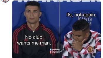 Di sisi lain, Cristiano Ronaldo tampaknya akan bertahan di MU. Ia kembali mengawali pertandingan dari bangku cadangan. Foto: Twitter