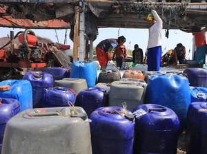 Sengkarut BBM Subsidi dan Nestapa Nelayan Kecil