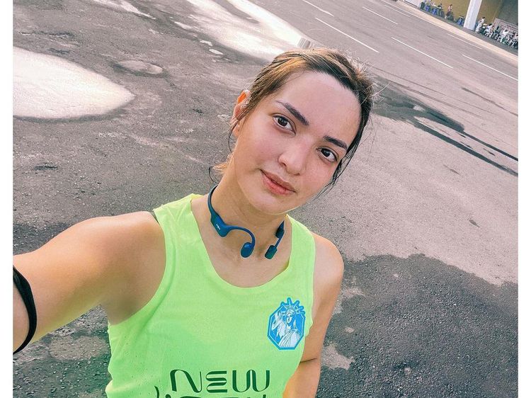 Gaya Sporty Nia Ramadhani yang Makin Sering Olahraga