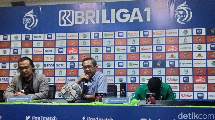Pelatih Persebaya Aji Santoso
