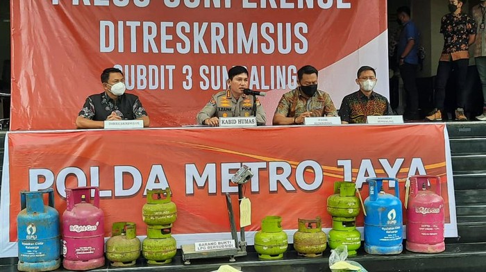 Polda Metro bongkar pengoplosan gas di Jakarta, Tangerang dan Bekasi.