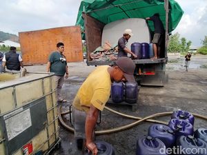 Gerebek Gudang Penimbun BBM Subsidi di Lampung, Polisi Sita 10 Ton Solar