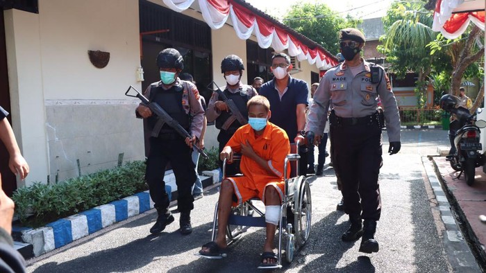 Polsek Denpasar Utara mengungkap pelaku pencurian emas dan uang tunai, Jumat (2/9/2022).