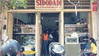 Kalau ke Bandung pasti tak asing dengan toko roti ini. Toko Sidodadi ini kini populer sebagai tempat membeli oleh-oleh ketika di Bandung. Foto: Instagram