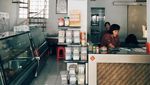 10 Potret Lawas Toko Roti Tahun 40-an Jadi Memori Indah Masa Lalu