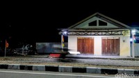 Suasana jalanan tampak sepi.
