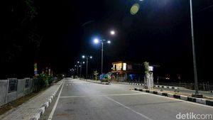 Potret Sunyi Wini NTT Saat Malam Hari