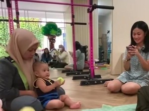 Belum Genap 1 Tahun, Rayyanza Sudah Sekolah