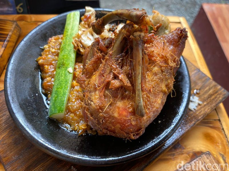 Sambal Bakar Indonesia: Huaah! Sengatan Pedas Sambal Barra Racikan TikToker yang Viral