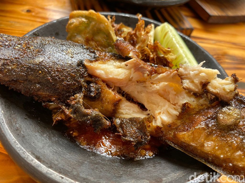 Sambal Bakar Indonesia: Huaah! Sengatan Pedas Sambal Barra Racikan TikToker yang Viral