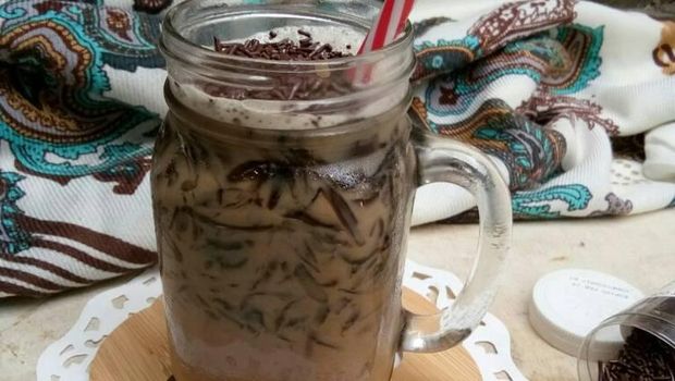 Strategi Marketing Penjual Es Cincau Ini Bikin Mahasiswa Ketar-ketir