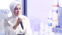 Sudah menikah, Syahrini menegaskan apa pun keputusan yang dia ambil harus seizin Reino Barack. Foto: Noel/detikHOT