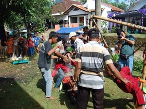 Tari Cepet: Dibidani Warga Jateng, Mekar di Sukabumi