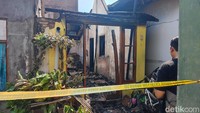 Kebakaran terjadi di Kocoran CT III, Caturtunggal, Depok, Sleman. Dalam kejadian itu, si jago merah membakar tiga rumah dan terdapat tiga korban jiwa. Foto: Jauh Hari Wawan S/detikJateng