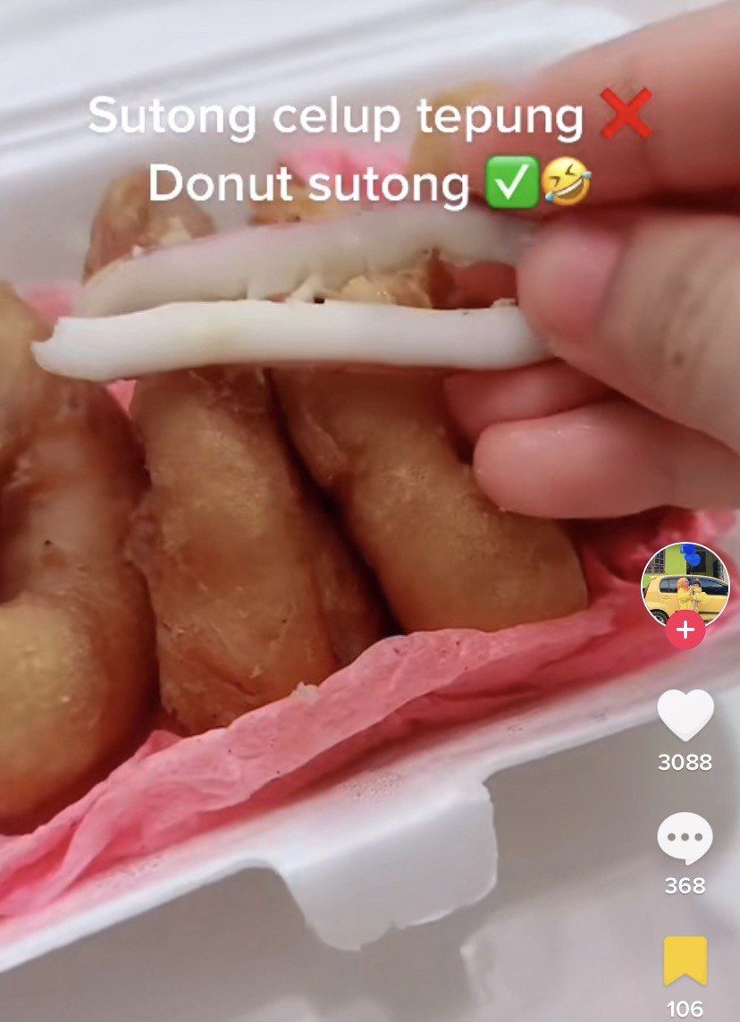 Wanita Ini Beli Cumi Goreng Tepung, Tampilannya Malah Mirip Donat!
