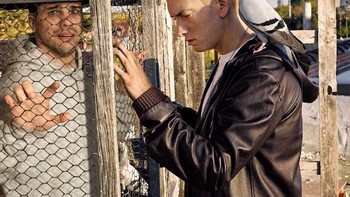 Dikurung Eminem. Foto: Average Rob