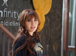 Mau Bibir Seksi dan Berisi, Angela Lee Temui Evelyne Anggun