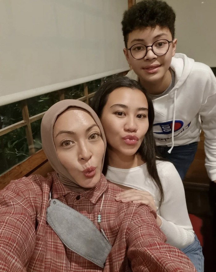 Angelina Sondakh Jago Masak, Bikin Roa Rica-rica hingga Pancake Pisang Angelina Sondakh Jago Masak, Bikin Roa Rica-rica hingga Pancake Pisang