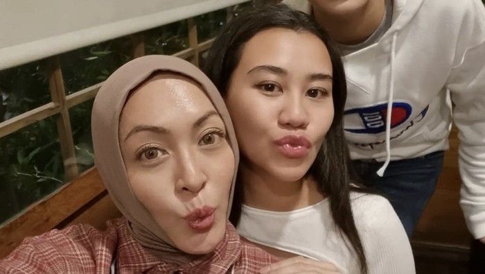 Angelina Sondakh Jago Masak, Bikin Roa Rica-rica hingga Pancake Pisang