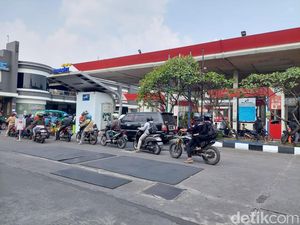 Pengeluaran Bakal Membengkak, Warga Cimahi Pasrah Harga BBM Naik